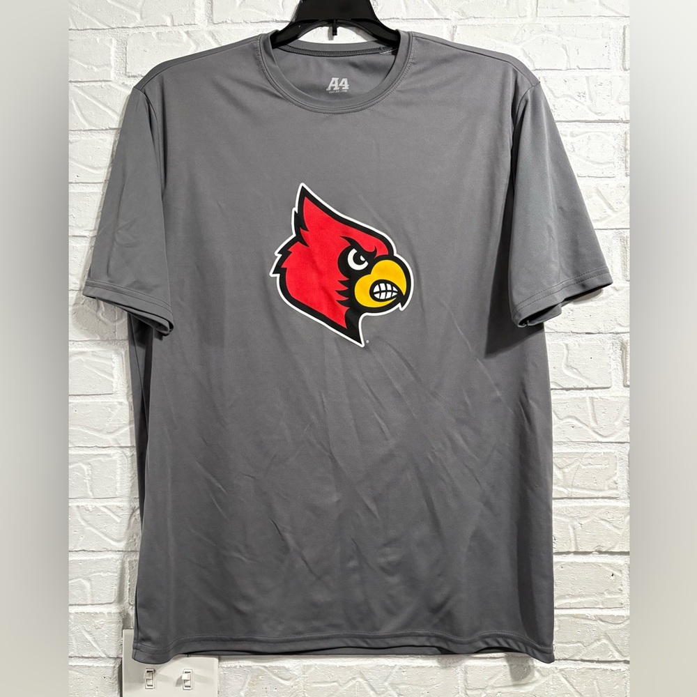 Louisville Cardinals Tee L Collegiate Fan Gear Athleisure Athletic Sporty NCAA